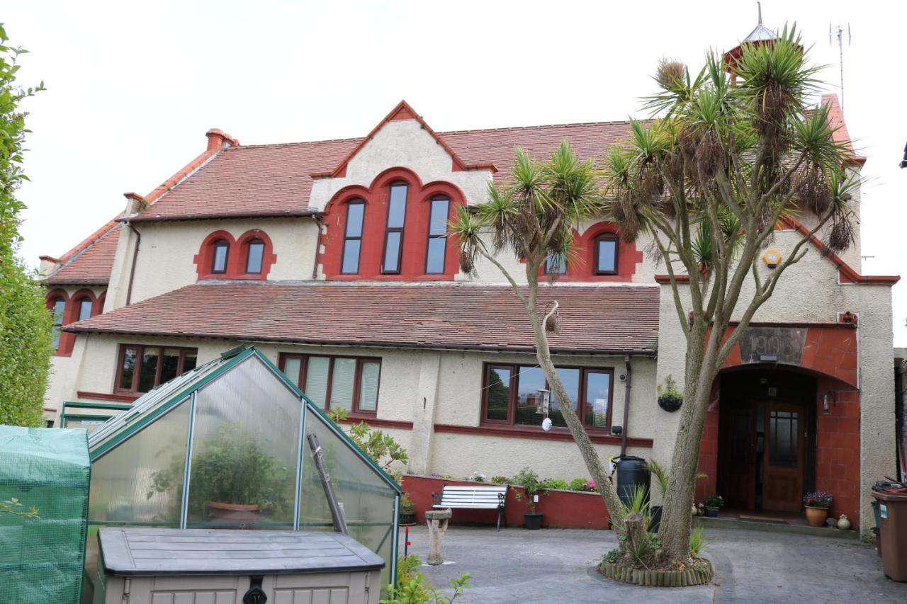 Victoria House Hotell Barrow-in-Furness Eksteriør bilde